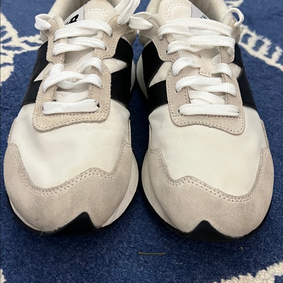 New Balance 237 8.5 women’s - Picture 2 of 9